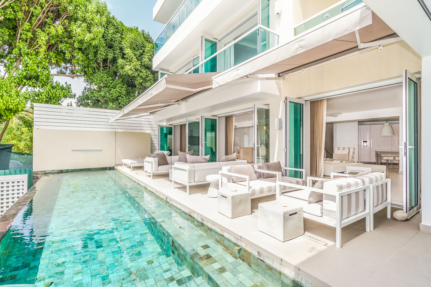 Footprints - Pool & Terrace View